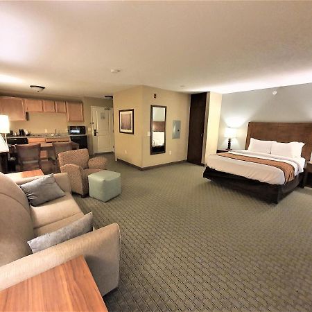 Amerivu Inn And Suites - Chisago City Екстериор снимка