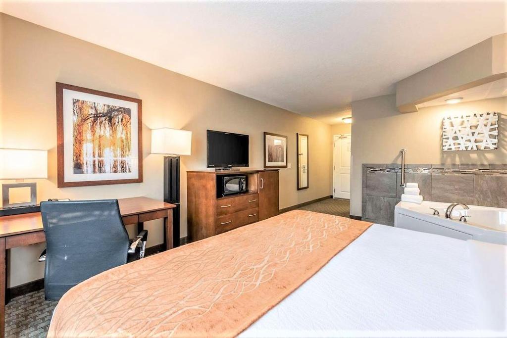 Amerivu Inn And Suites - Chisago City Екстериор снимка