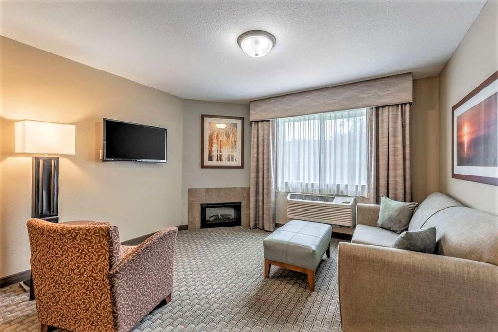 Amerivu Inn And Suites - Chisago City Екстериор снимка