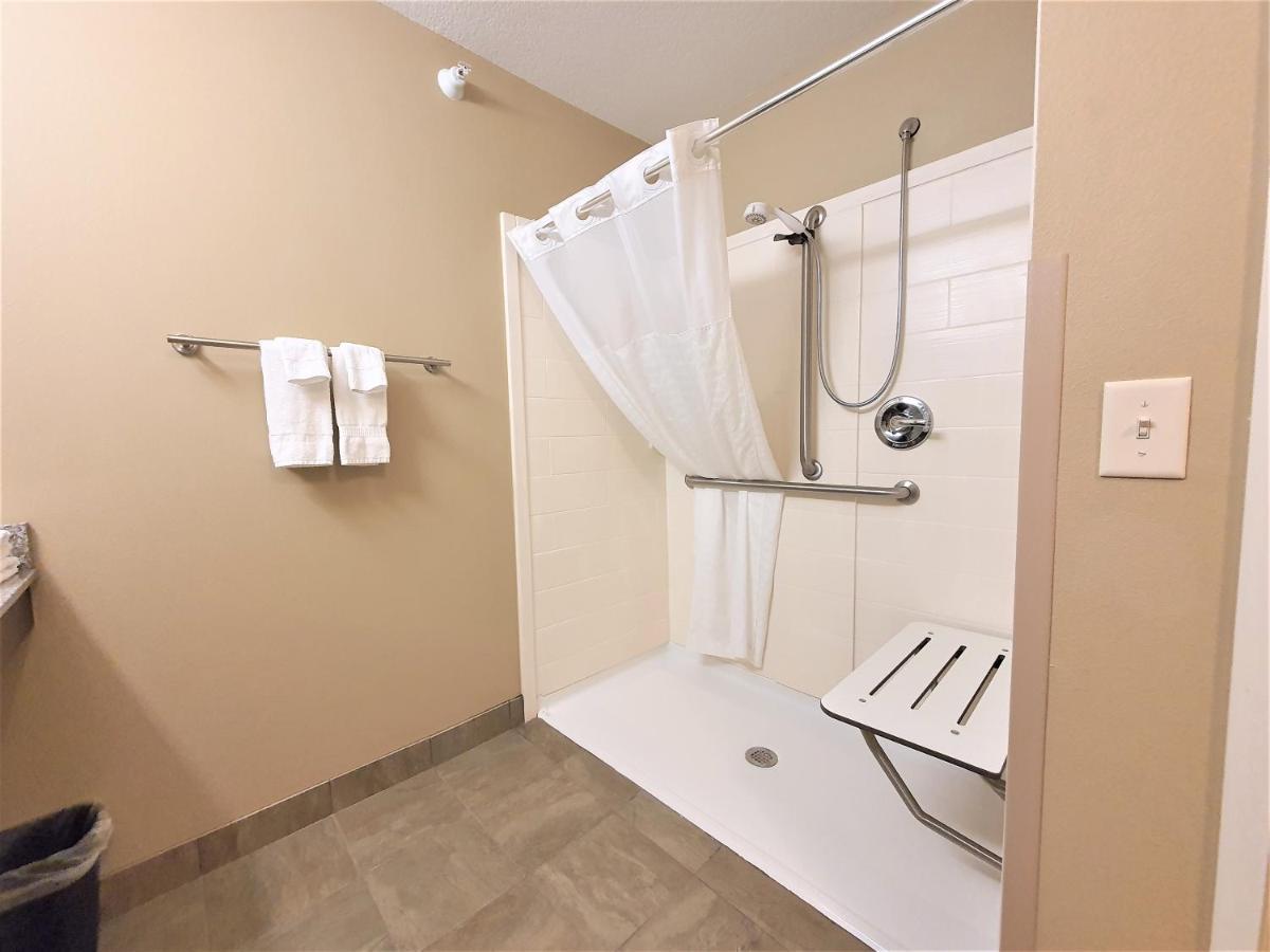 Amerivu Inn And Suites - Chisago City Екстериор снимка