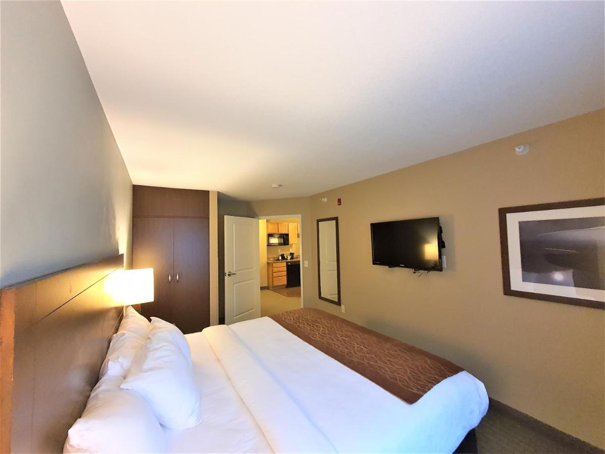 Amerivu Inn And Suites - Chisago City Екстериор снимка